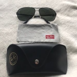 Ray-Ban Polarized Aviator sunglasses